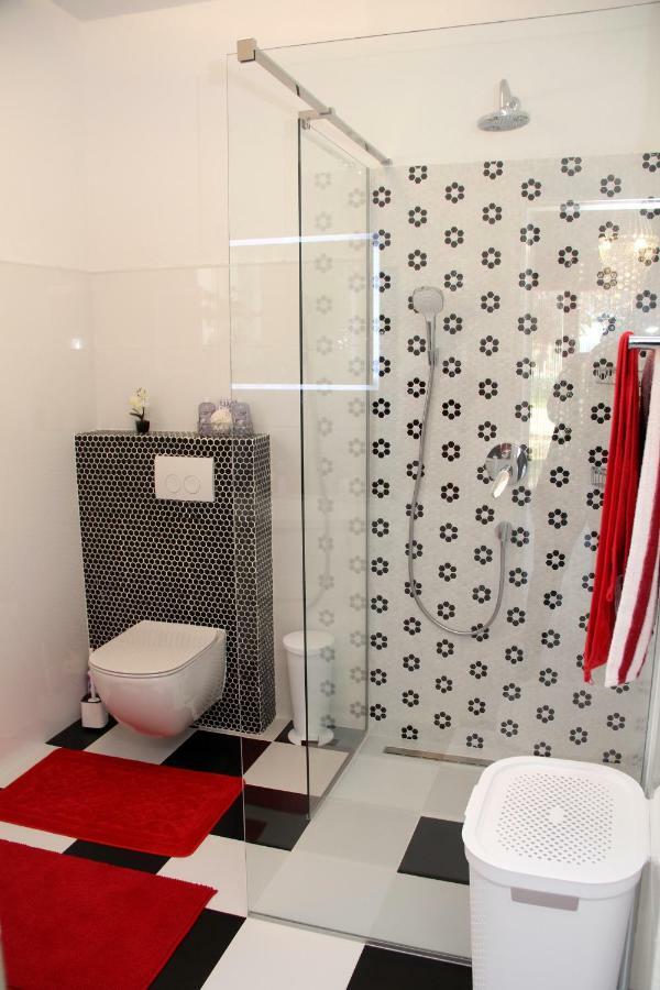 Apartmani Corleone Bilice Exteriér fotografie