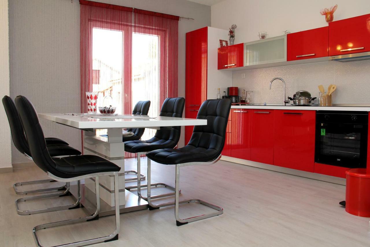 Apartmani Corleone Bilice Exteriér fotografie